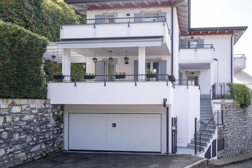 Lakefront Luxury Villa, Jacuzzi, Garage E Terrace Riva  Villa Riva (Sondrio)