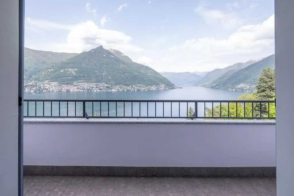 Lakefront Luxury Villa, Jacuzzi, Garage E Terrace Riva  0*, Riva (Sondrio) Italy